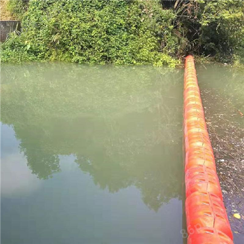 龙滩水库闸口漂浮桶管式拦污排施工安装